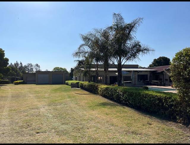 FARM FOR SALE IN BLUE HILLS